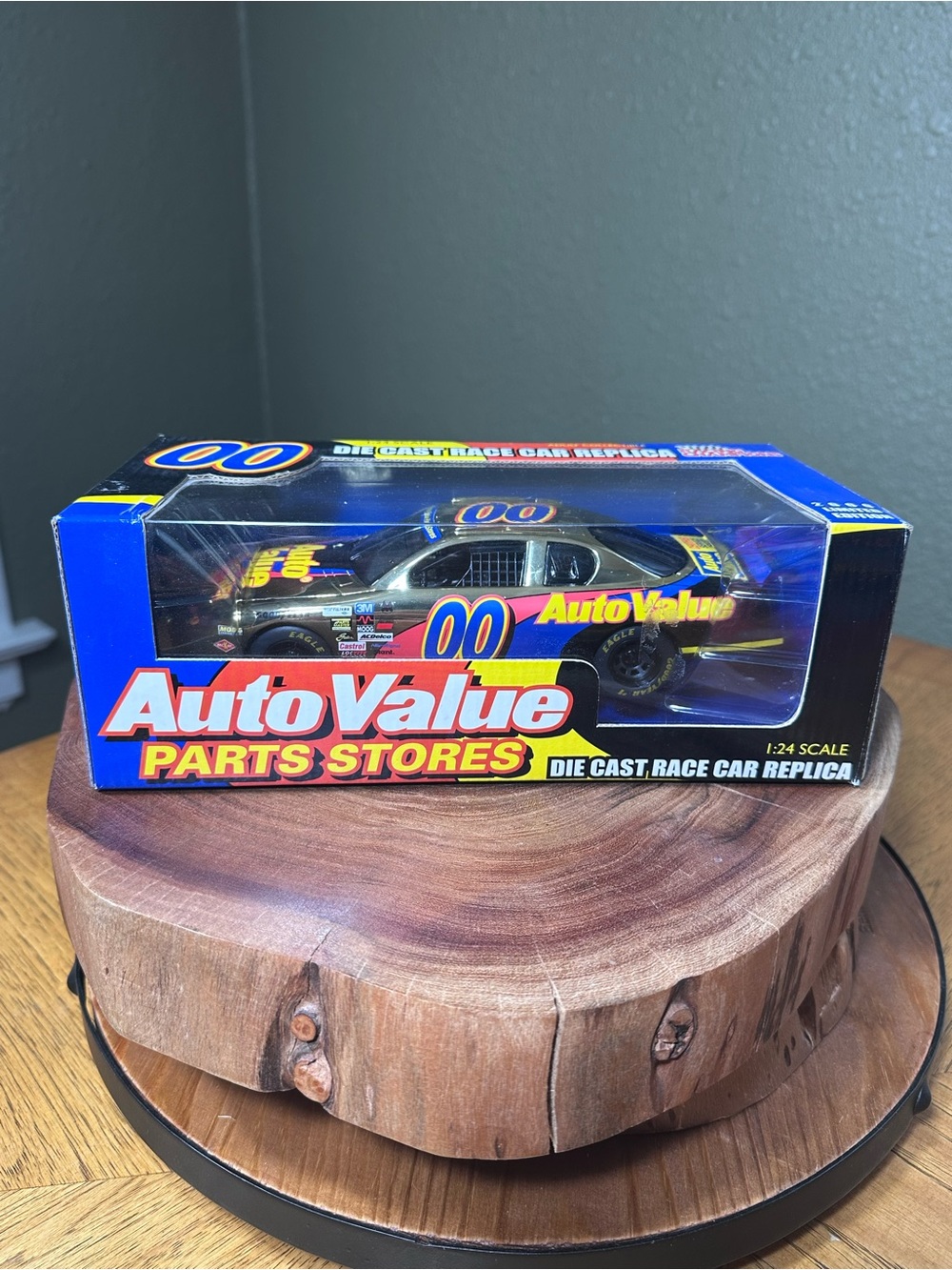 NIB 2000 Racing Champions 1:24 #00 Auto Value Gold Chrome Diecast Car